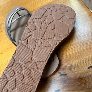 Volcom flip flops brand new bought and didn't try on first. To small for me